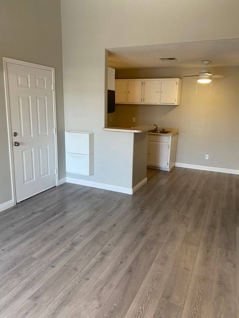 Apartment for rent at 5271 Lindell Rd, Las Vegas, NV 89118