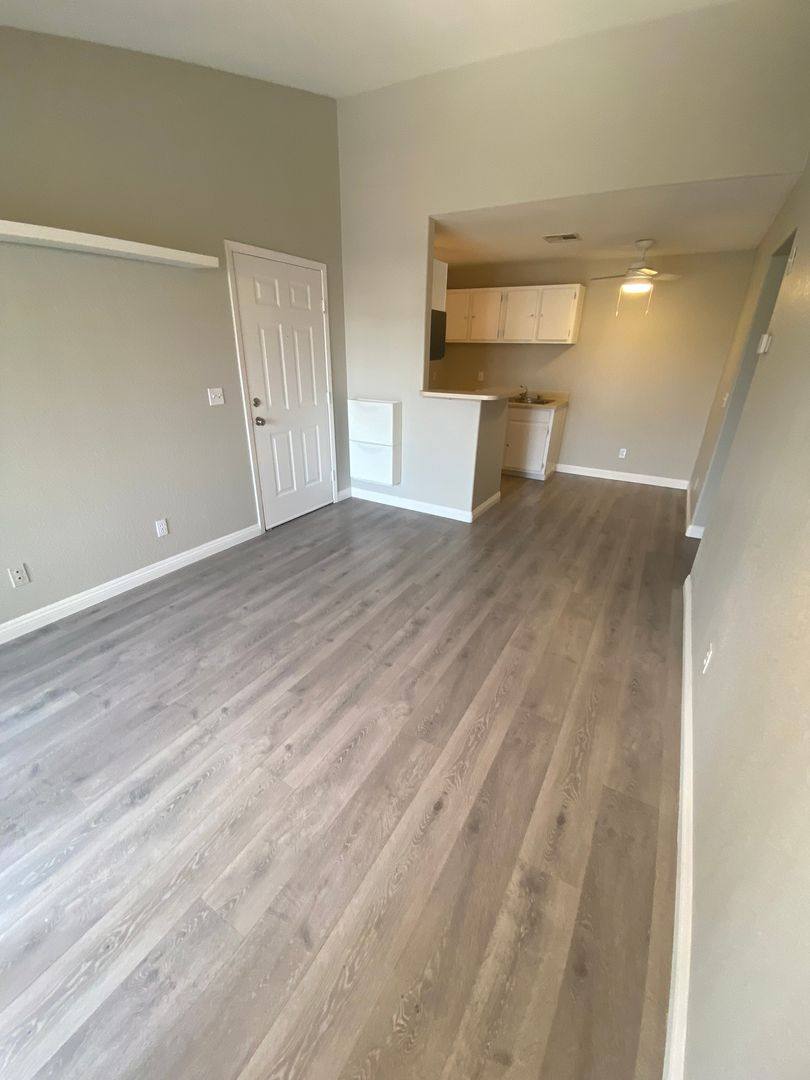 Apartment for rent at 5271 Lindell Rd, Las Vegas, NV 89118