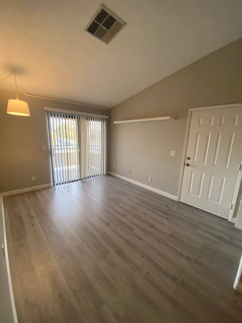 Apartment for rent at 5271 Lindell Rd, Las Vegas, NV 89118