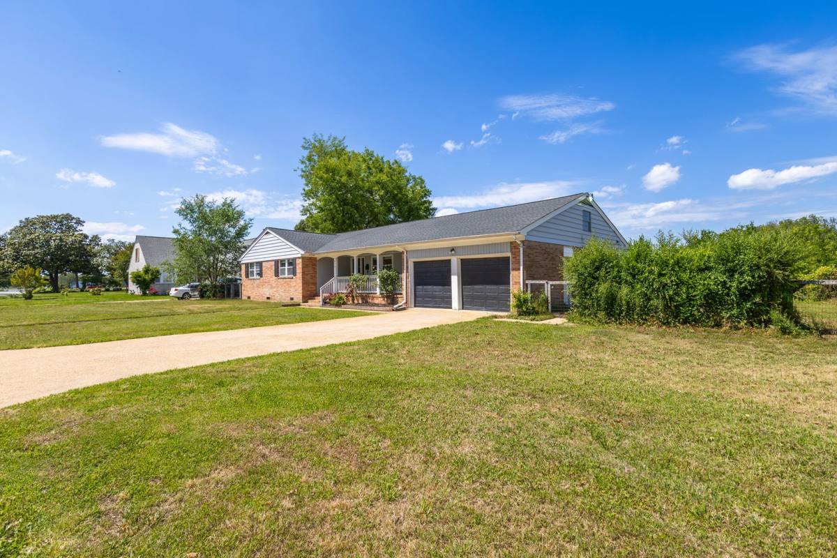 House for rent at 414 Shoreline Dr, Hampton, VA 23669