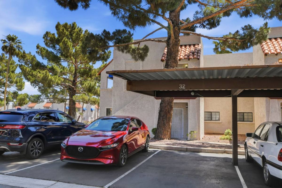 Condo for rent at 101 Luna Way, Las Vegas, NV 89145
