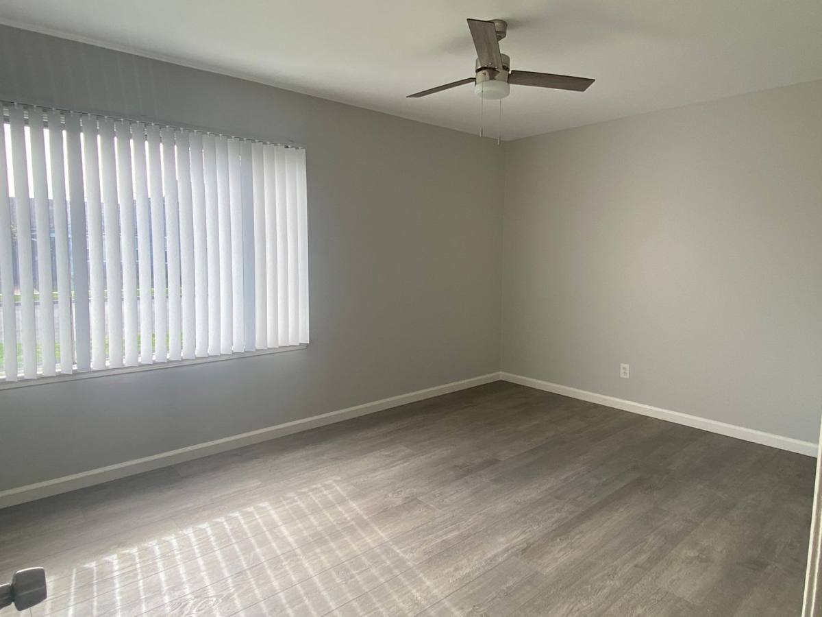 Apartment for rent at 2245 Granada Ave, Long Beach, CA 90815