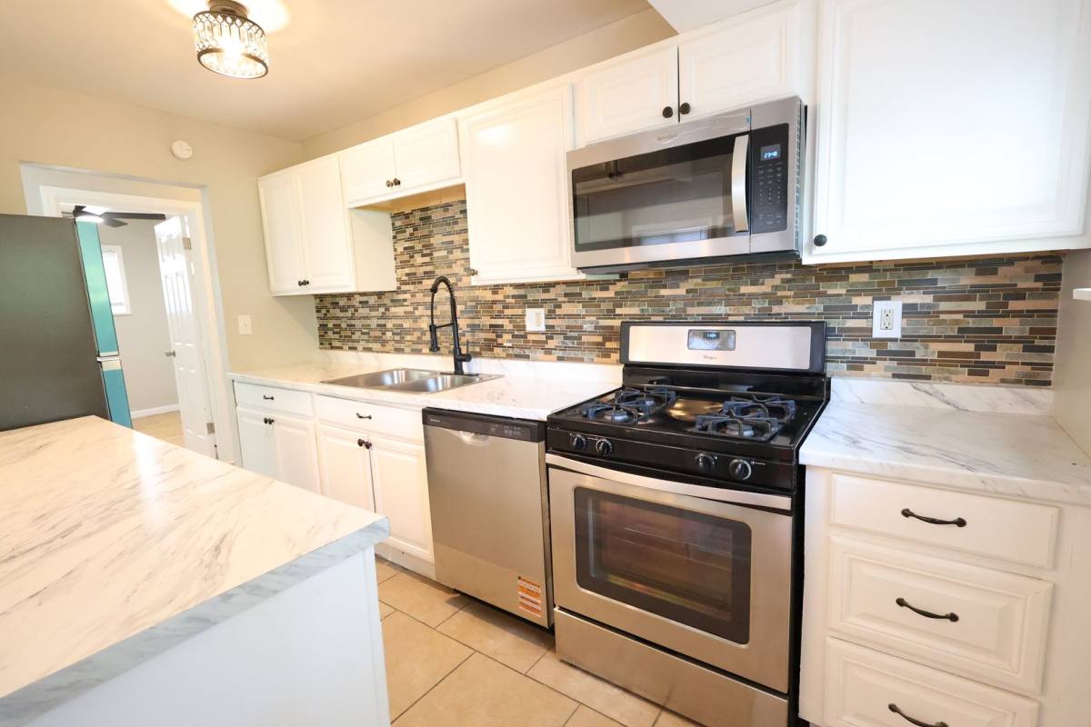 House for rent at 241 Grampian Rd, Saint Louis, MO 63137