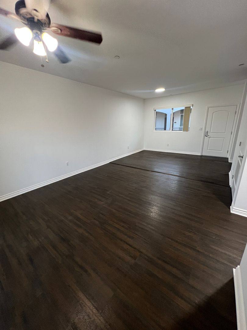Apartment for rent at 7651 Laurel Canyon Blvd, North Hollywood, CA 91605