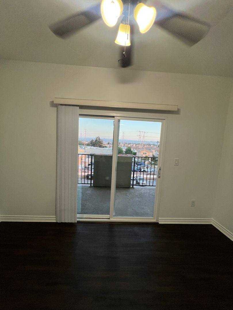 Apartment for rent at 7651 Laurel Canyon Blvd, North Hollywood, CA 91605
