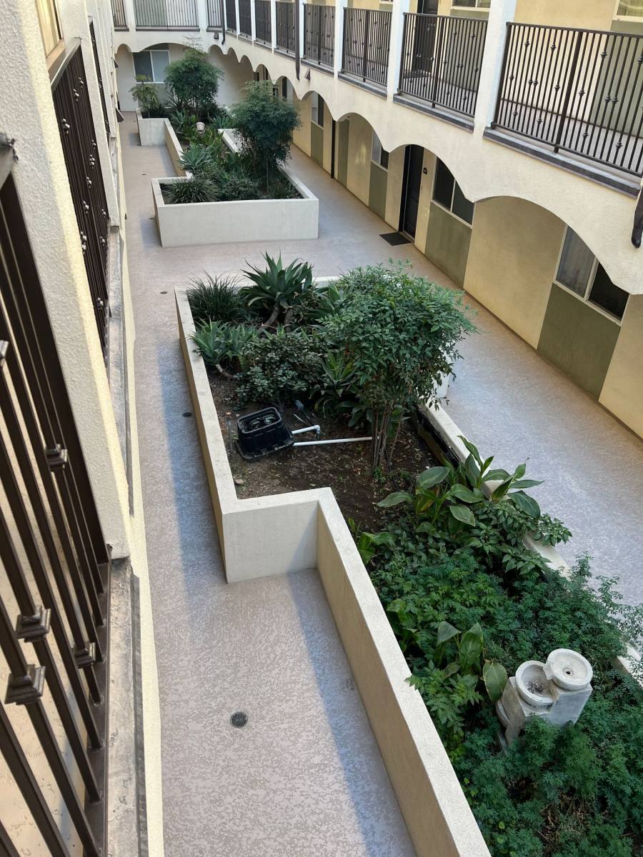 Apartment for rent at 7651 Laurel Canyon Blvd, North Hollywood, CA 91605