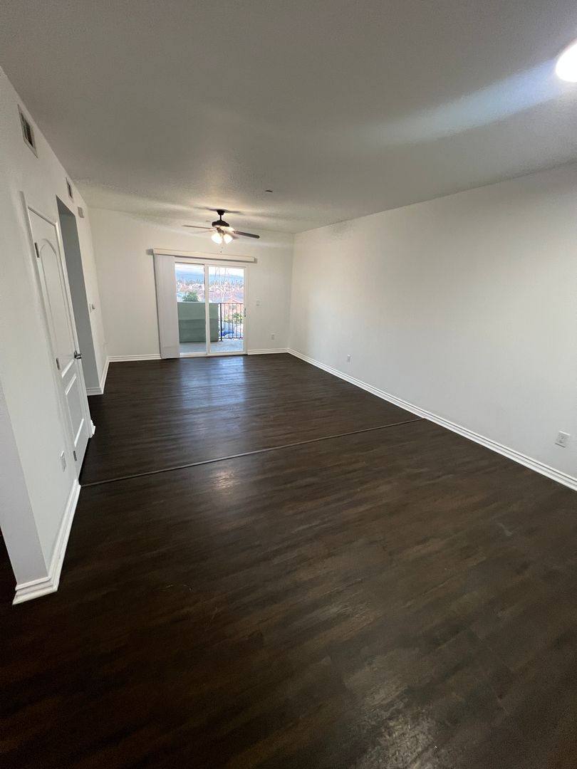 Apartment for rent at 7651 Laurel Canyon Blvd, North Hollywood, CA 91605