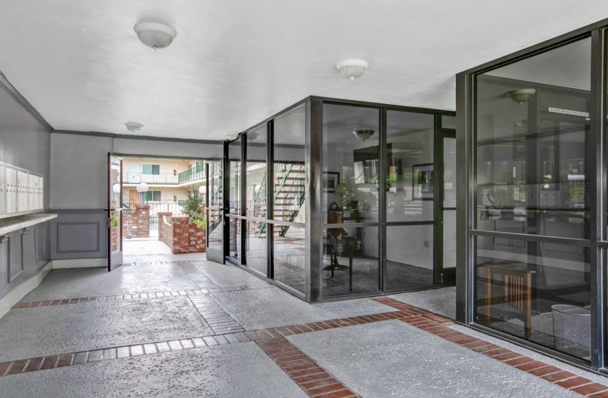Apartment for rent at 905 N 3rd St, Burbank, CA 91502