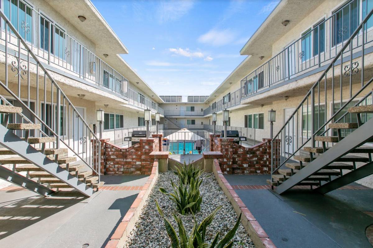 Apartment for rent at 905 N 3rd St, Burbank, CA 91502