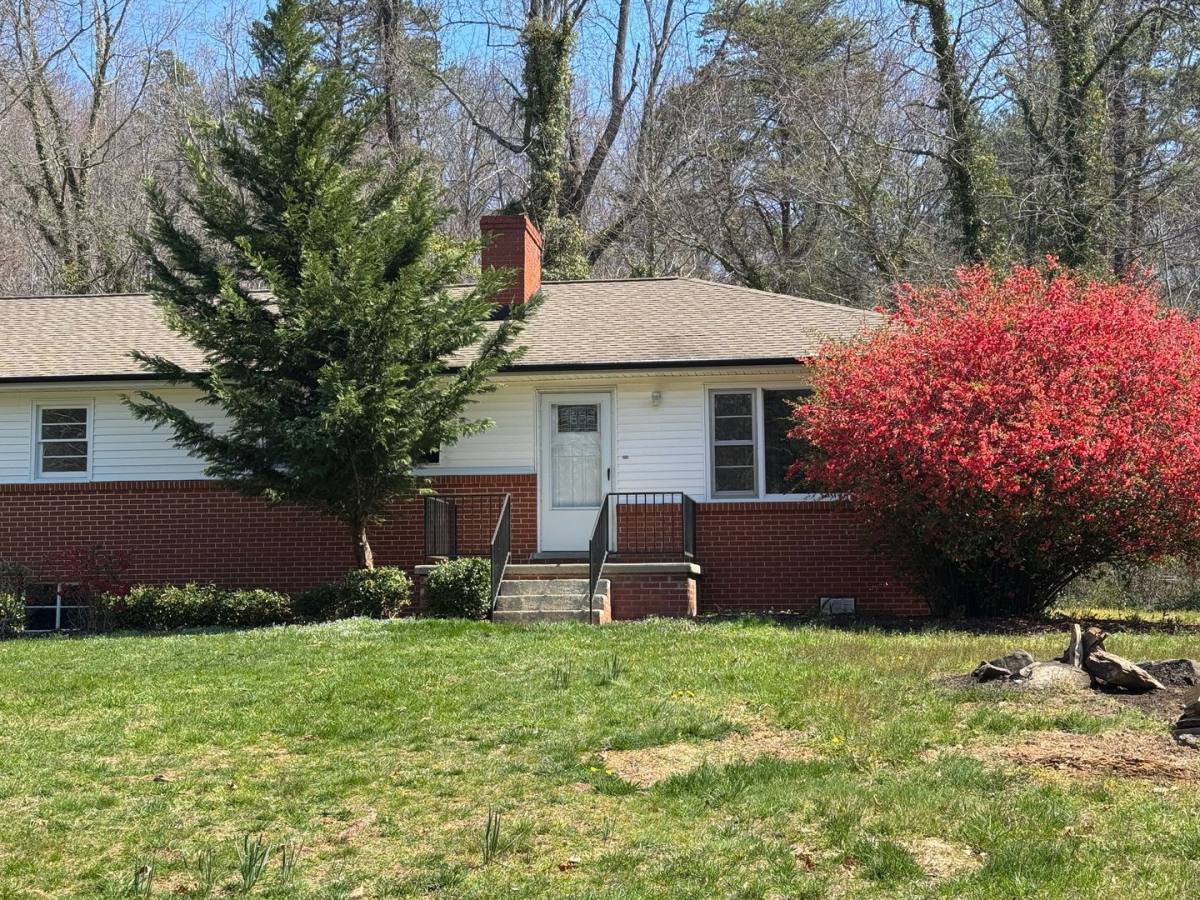 Apartment for rent at 331 Gashes Creek Rd, Asheville, NC 28803