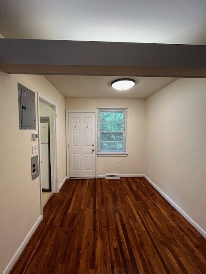 Apartment for rent at 117 Purefoy Rd, Chapel Hill, NC 27514