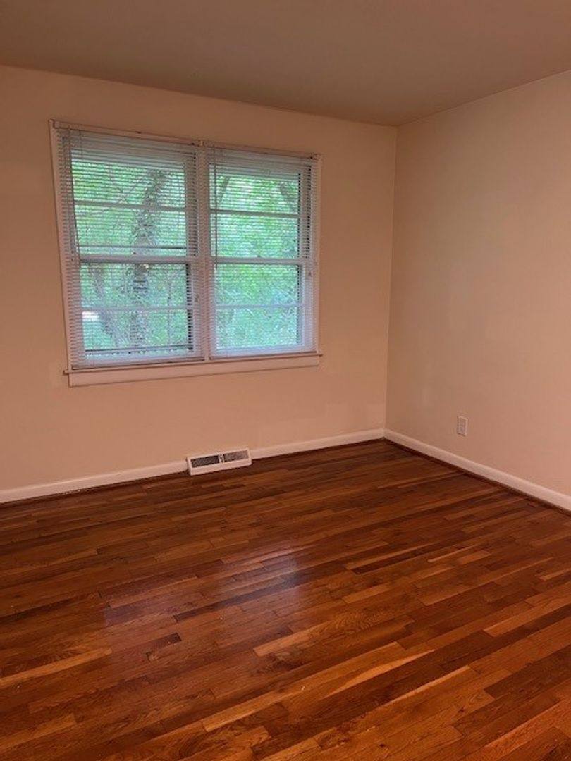 Apartment for rent at 117 Purefoy Rd, Chapel Hill, NC 27514