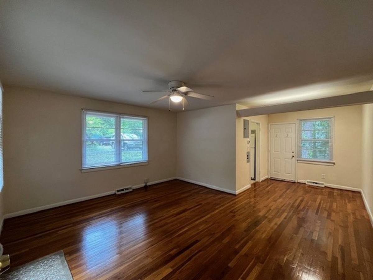 Apartment for rent at 117 Purefoy Rd, Chapel Hill, NC 27514