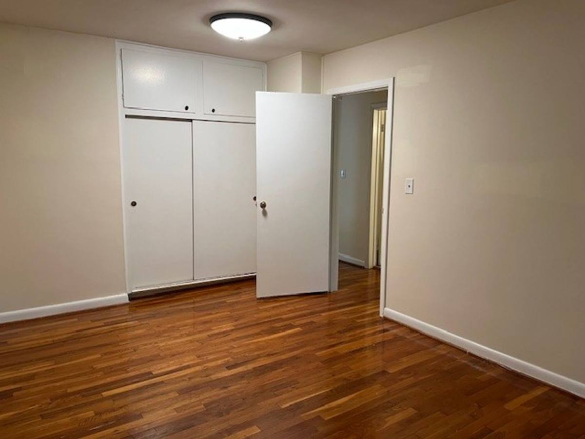 Apartment for rent at 117 Purefoy Rd, Chapel Hill, NC 27514