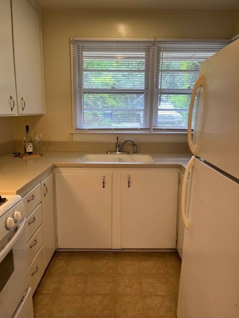Apartment for rent at 117 Purefoy Rd, Chapel Hill, NC 27514