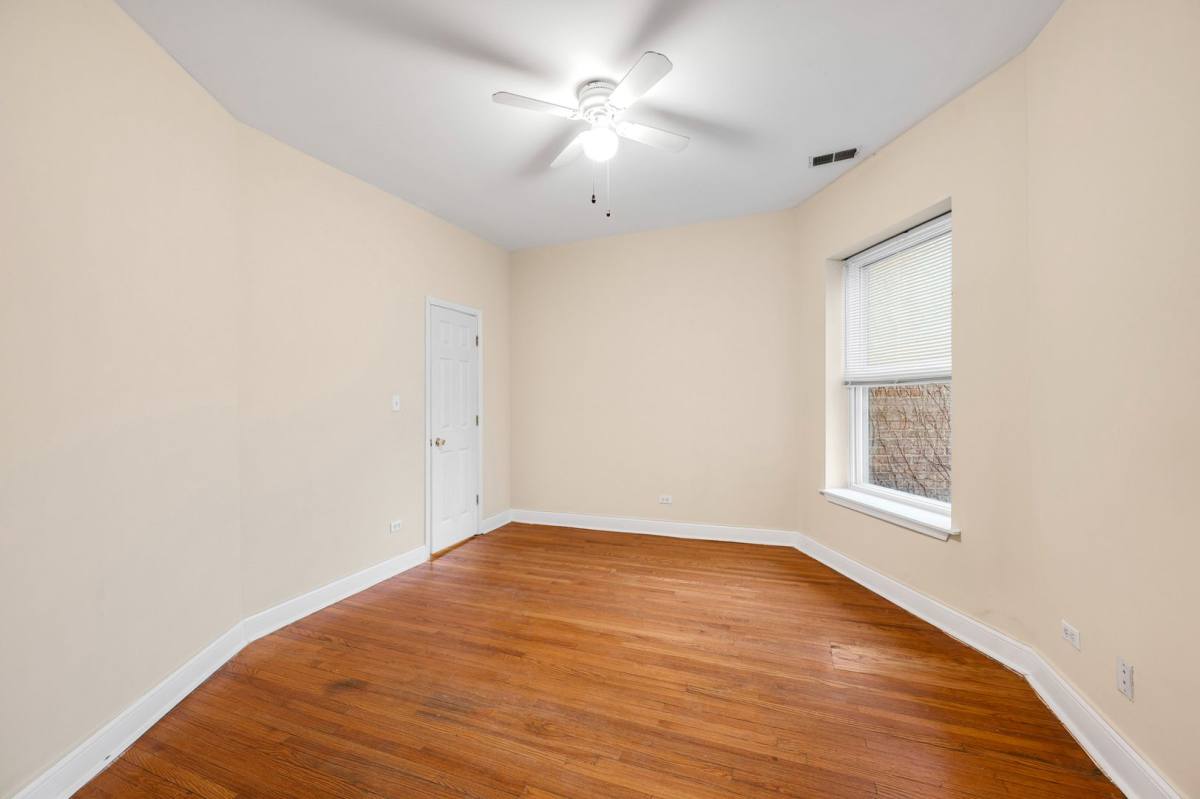 Apartment for rent at 4934 S King Dr, Chicago, IL 60615