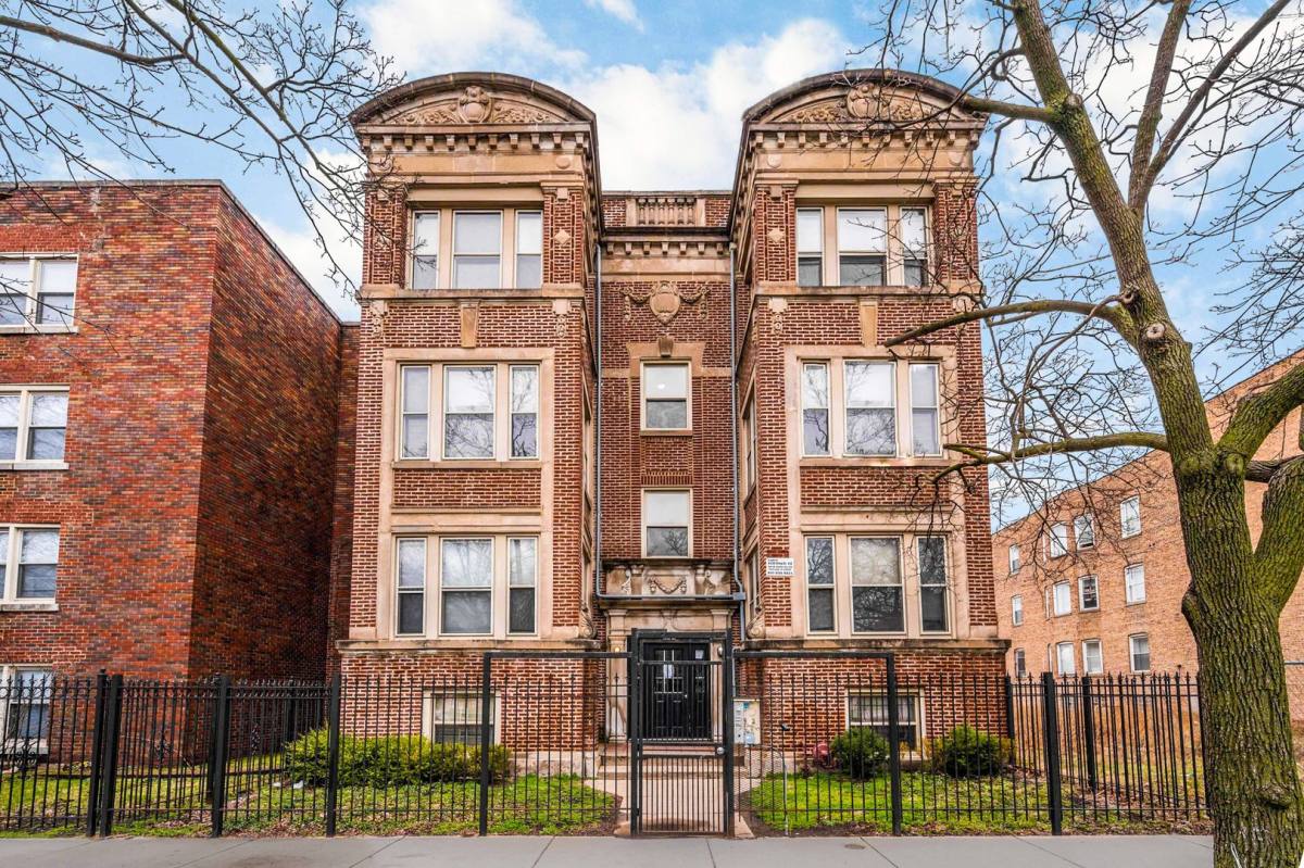 Apartment for rent at 4934 S King Dr, Chicago, IL 60615