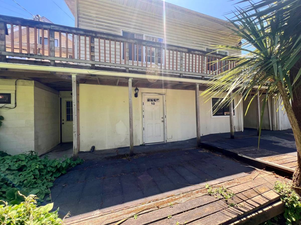 Apartment for rent at 610-620 W Central Blvd, Coquille, OR 97423