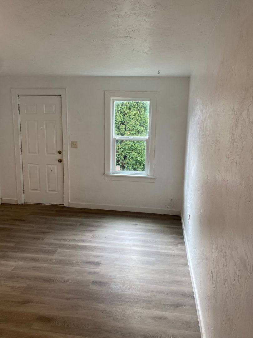 House for rent at 22 E' St, Springfield, OR 97477