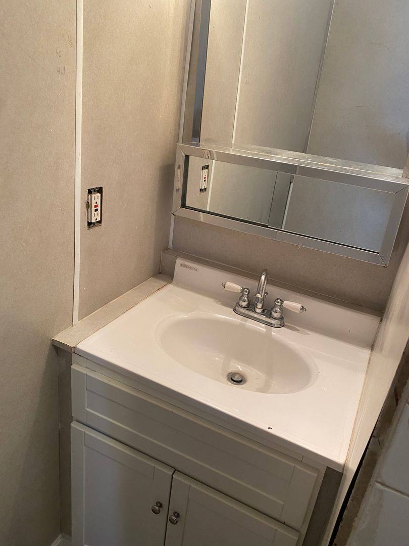 House for rent at 22 E' St, Springfield, OR 97477