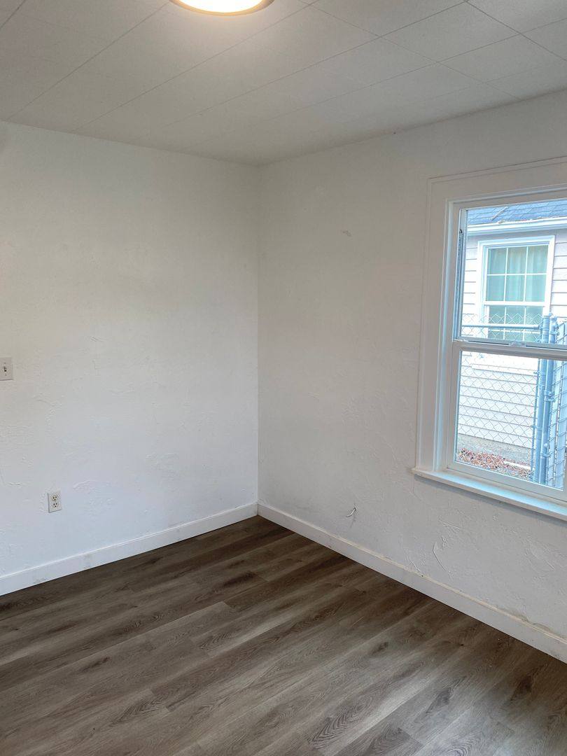 House for rent at 22 E' St, Springfield, OR 97477