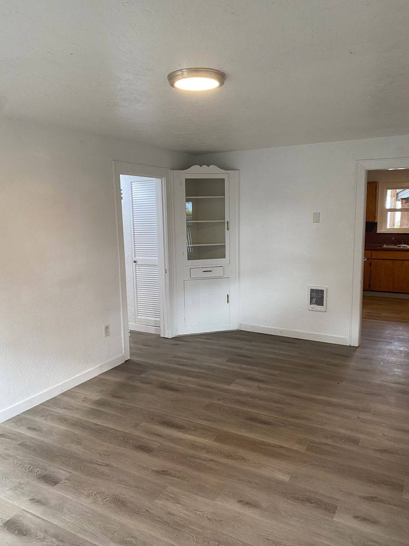 House for rent at 22 E' St, Springfield, OR 97477