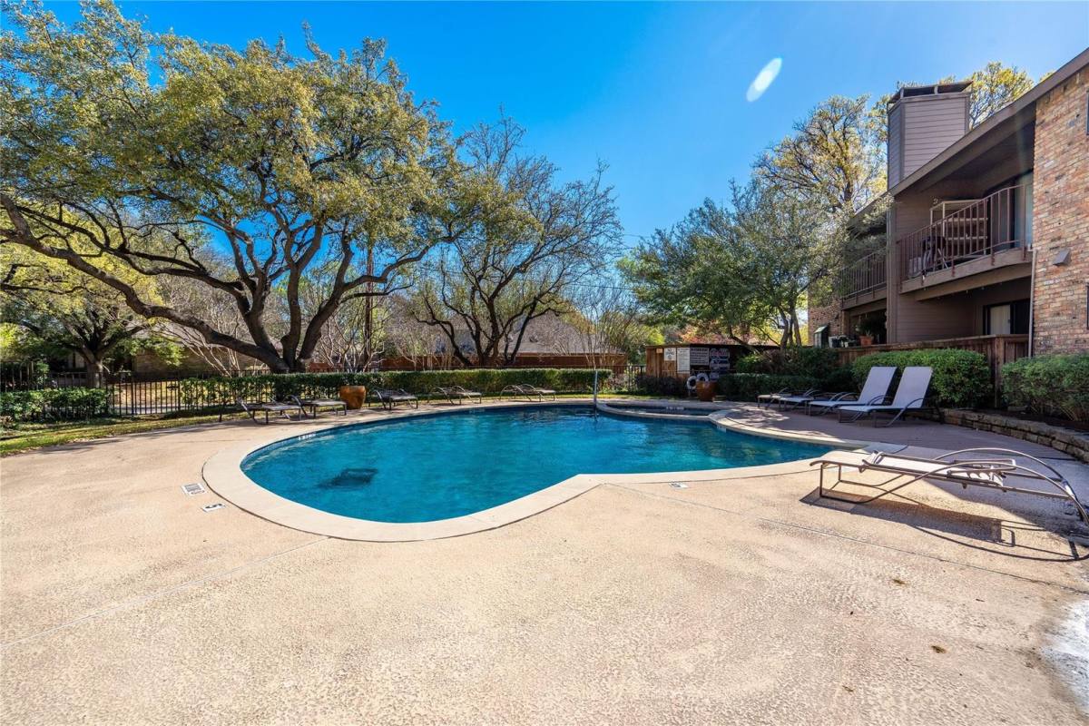 Apartment for rent at 15221 Berry Trail #305, Dallas, TX 75248