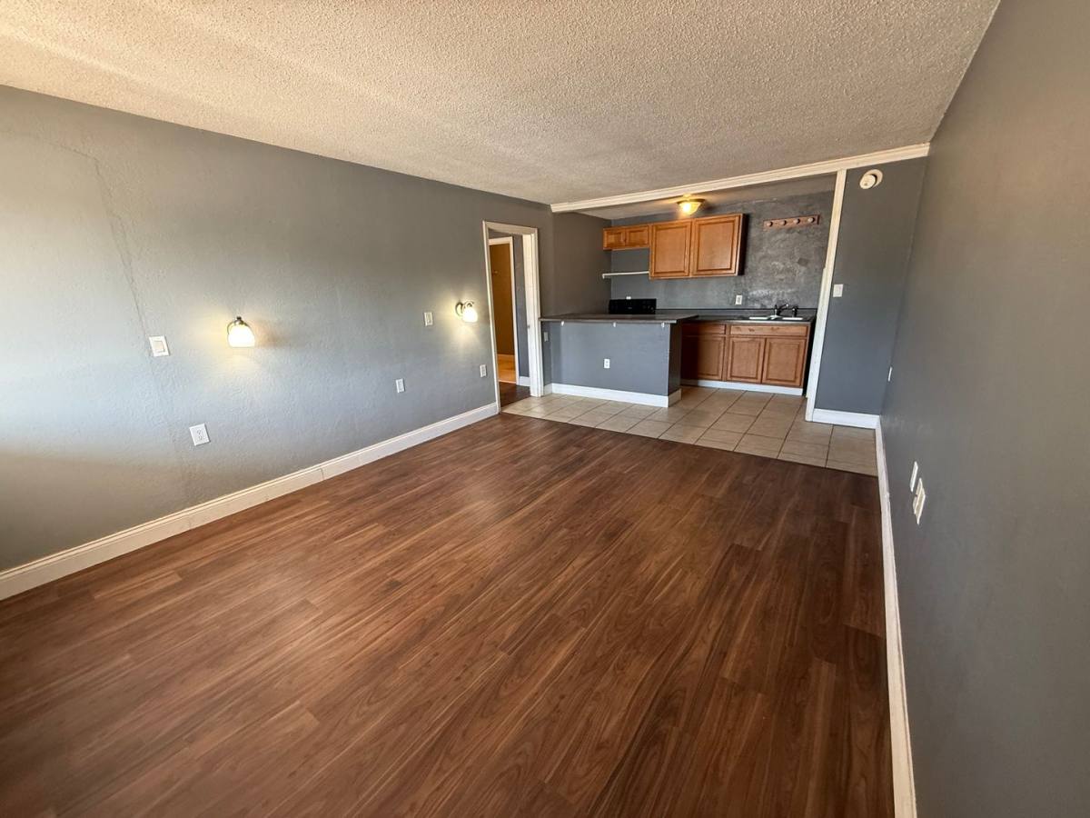 Apartment for rent at 115 E Valley View Dr, Canton, IL 61520