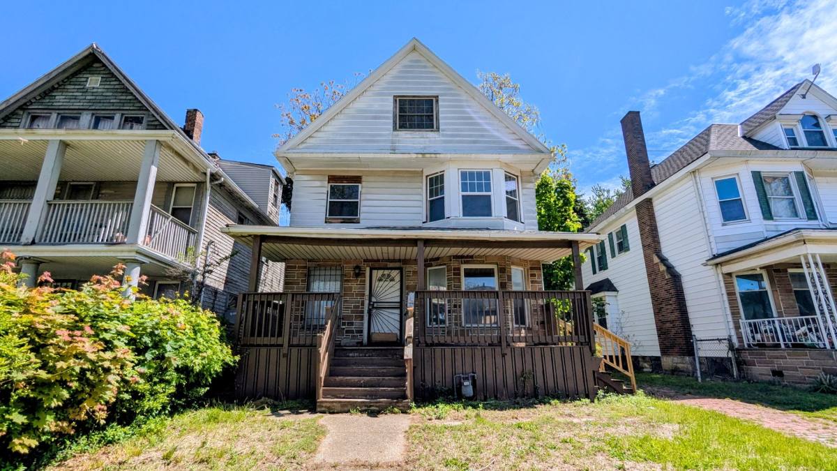 House for rent at 735 Parkwood Dr, Cleveland, OH 44108