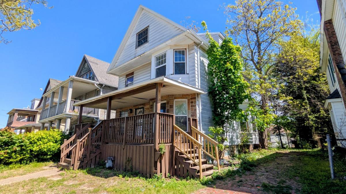 House for rent at 735 Parkwood Dr, Cleveland, OH 44108
