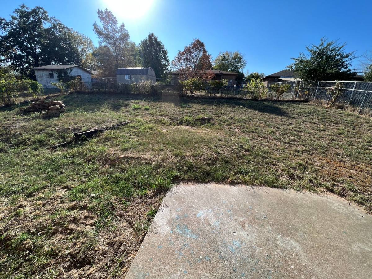 House for rent at 2005 N 30th St, Van Buren, AR 72956