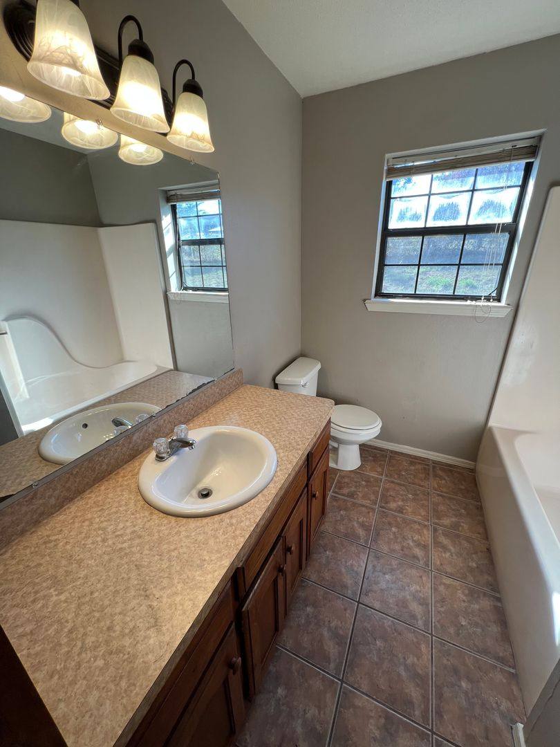 House for rent at 2005 N 30th St, Van Buren, AR 72956