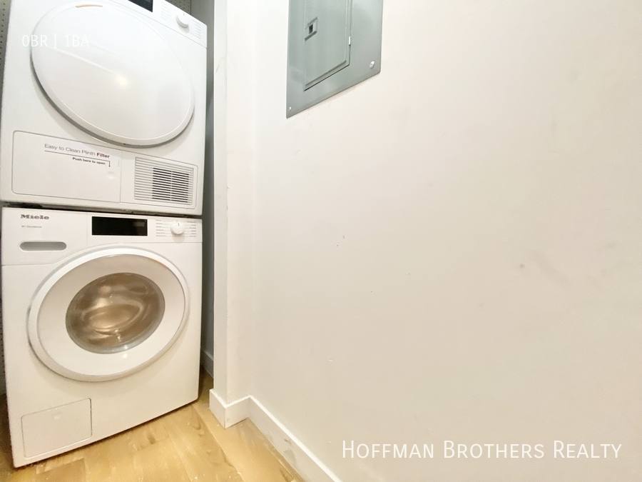 Apartment for rent at 1001 Hyperion Ave #107, Los Angeles, CA 90029