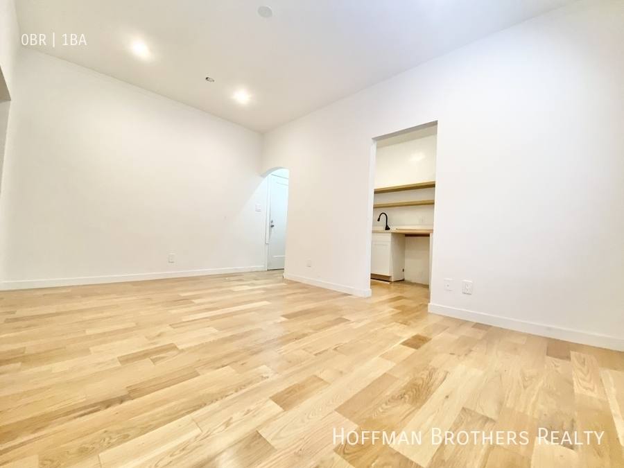 Apartment for rent at 1001 Hyperion Ave #107, Los Angeles, CA 90029