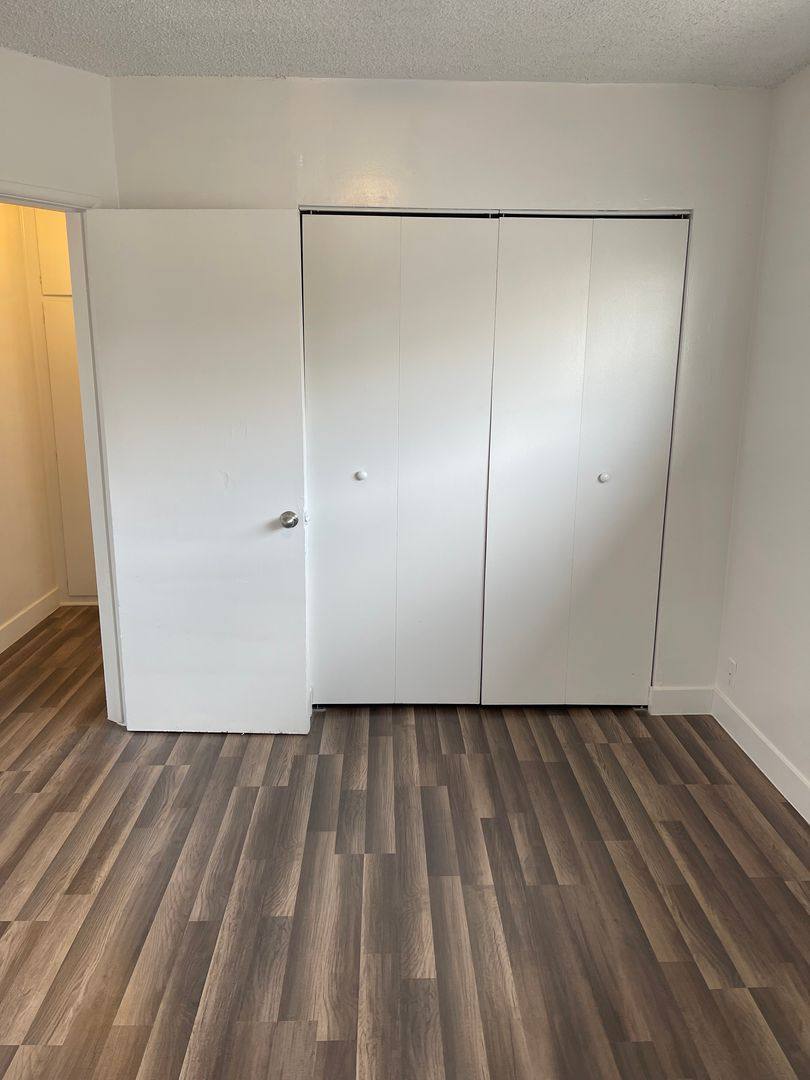 Apartment for rent at 916 W 84th St, Los Angeles, CA 90044