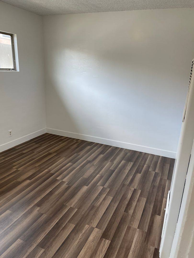 Apartment for rent at 916 W 84th St, Los Angeles, CA 90044