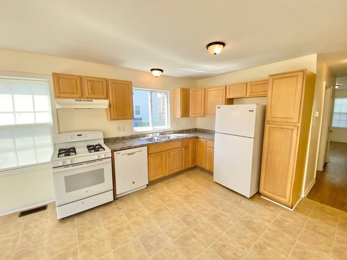 Apartment for rent at 91-93 Orleans St, Springfield, MA 01109