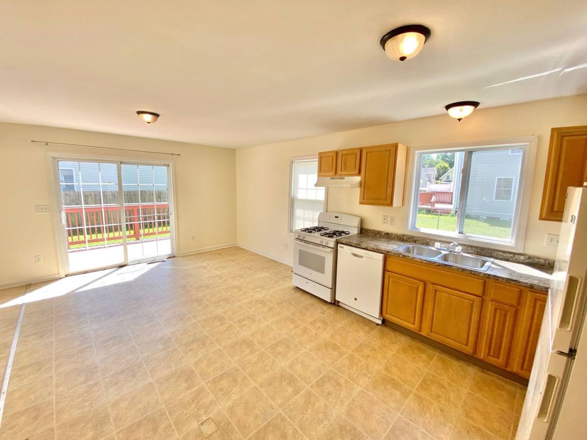 Apartment for rent at 91-93 Orleans St, Springfield, MA 01109