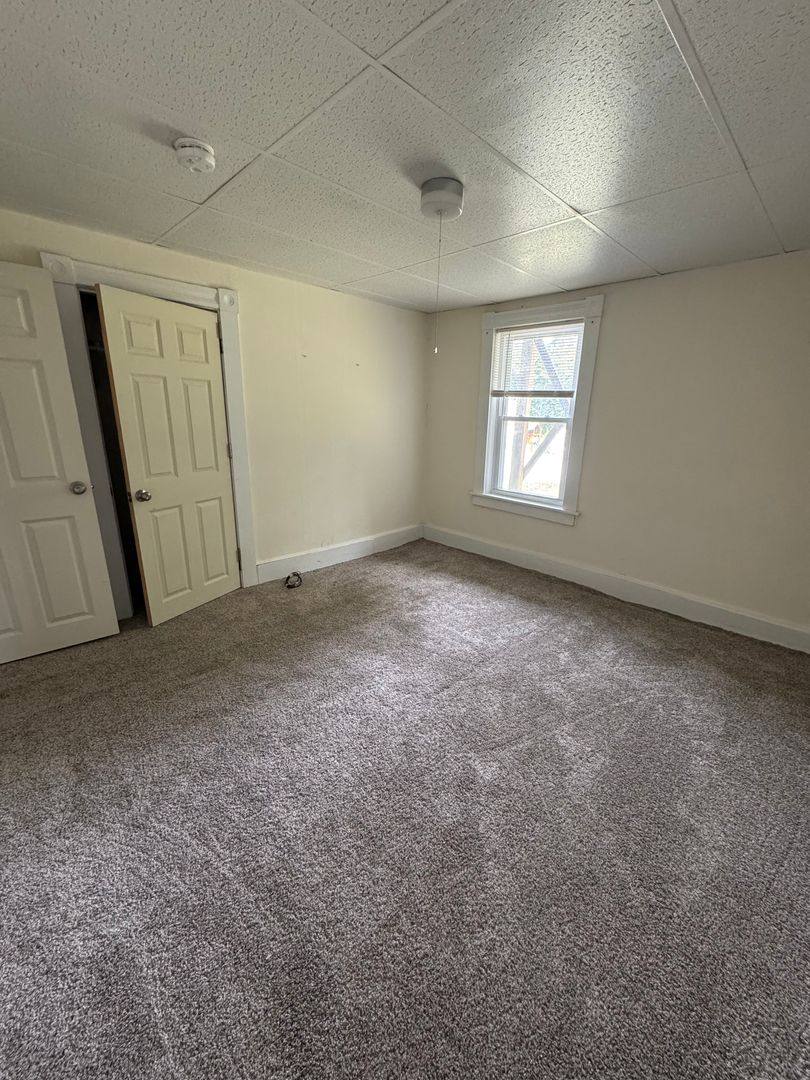Apartment for rent at 31 Howard St, Leominster, MA 01453