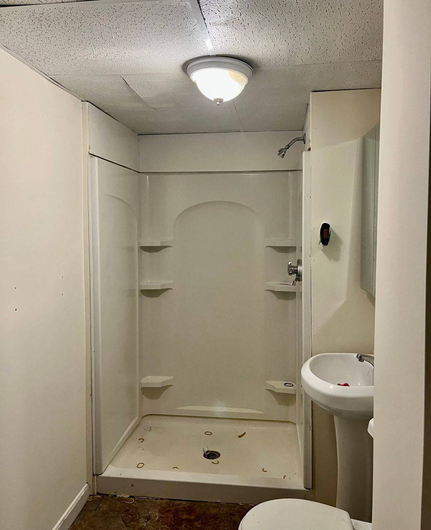 Apartment for rent at 31 Howard St, Leominster, MA 01453