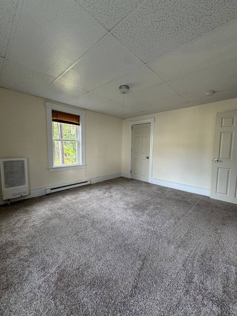 Apartment for rent at 31 Howard St, Leominster, MA 01453