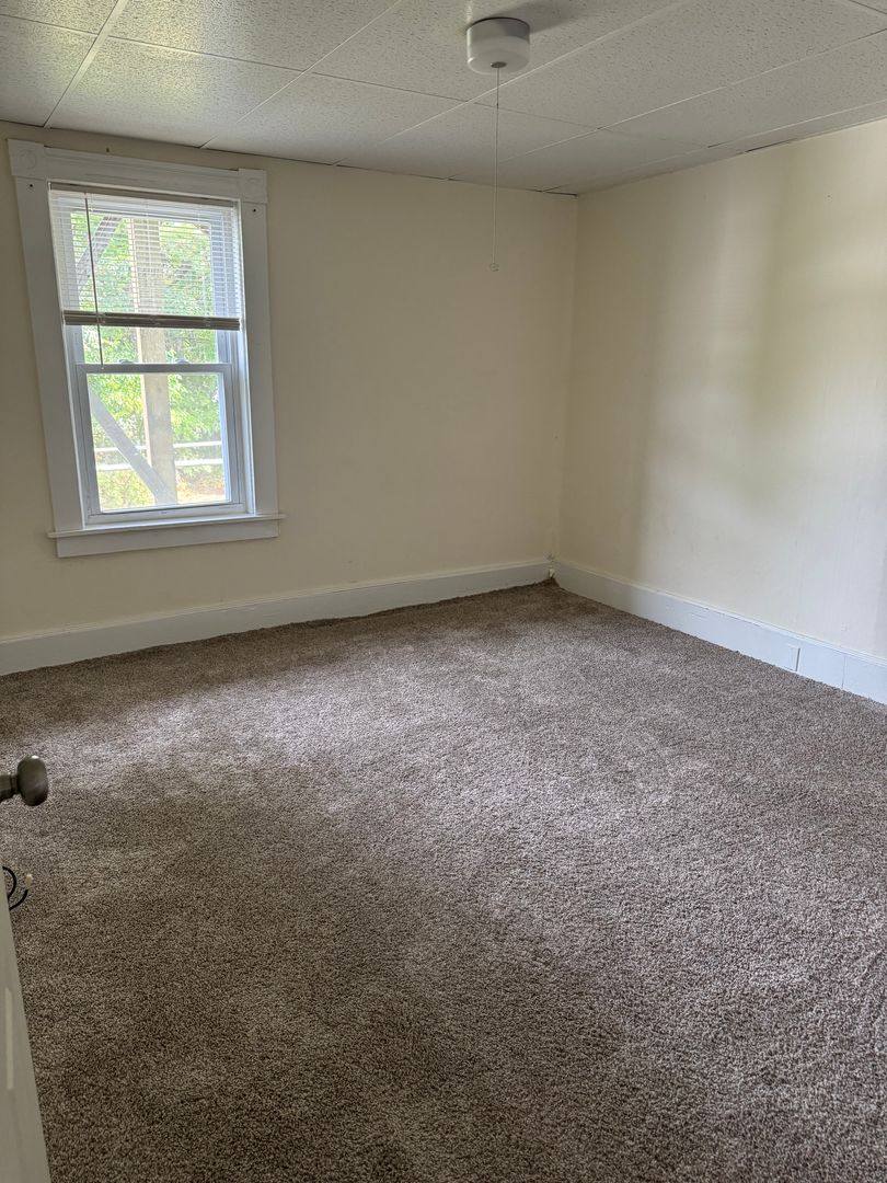 Apartment for rent at 31 Howard St, Leominster, MA 01453