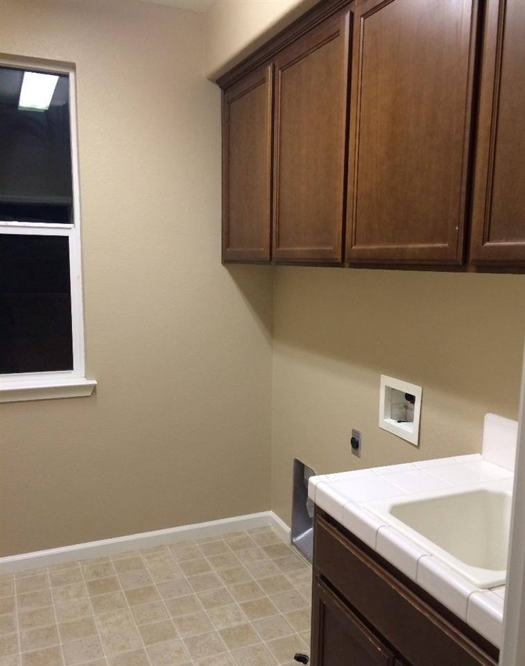 House for rent at 507 Descanso Bay Circle, Tulare, CA 93274