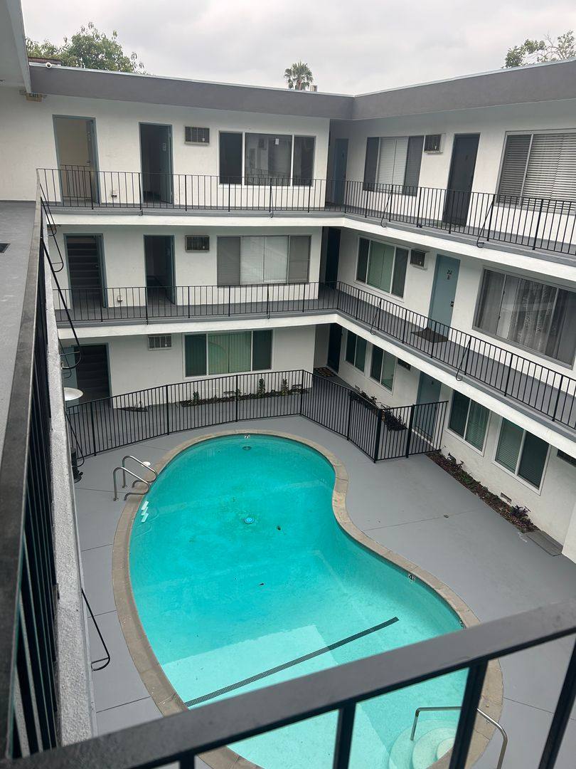 Apartment for rent at 1060 S Sherbourne Dr, Los Angeles, CA 90035