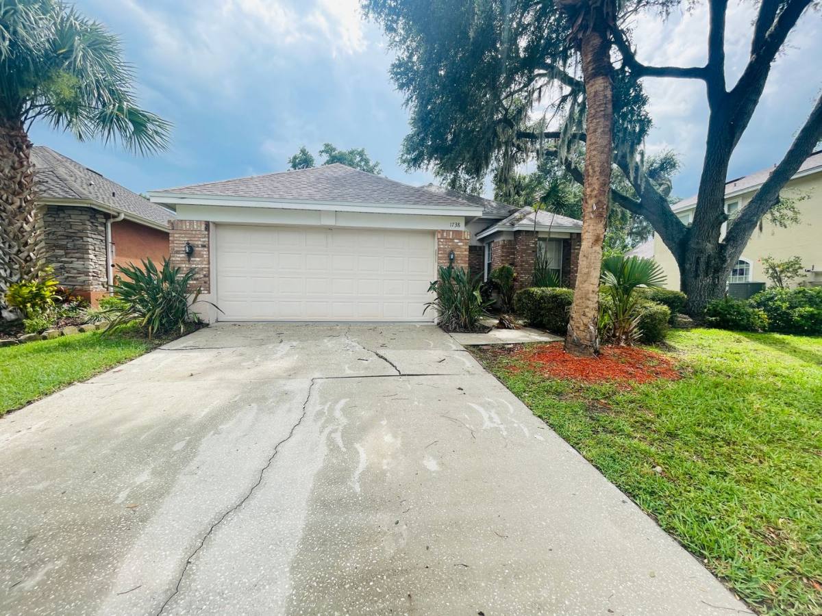 House for rent at 1738 Golfview Dr, Kissimmee, FL 34746