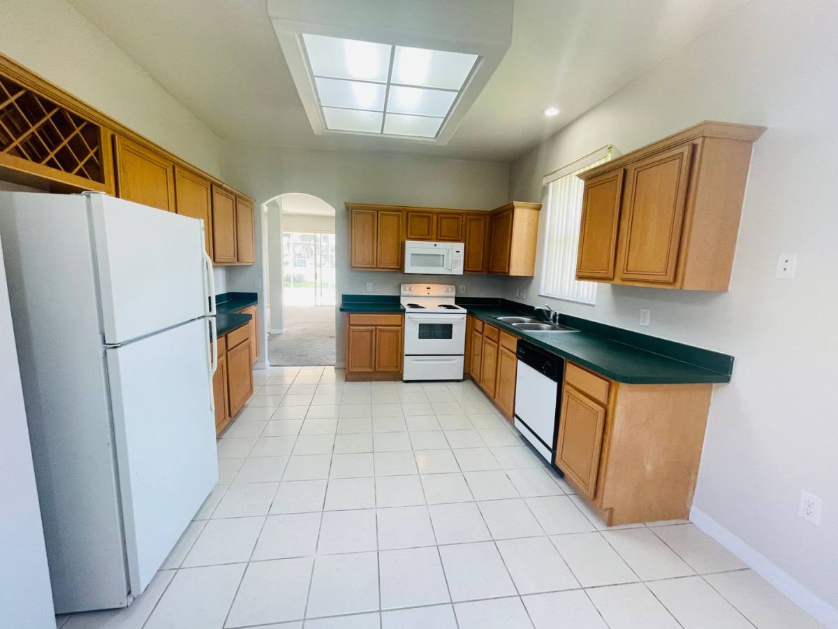 House for rent at 1738 Golfview Dr, Kissimmee, FL 34746