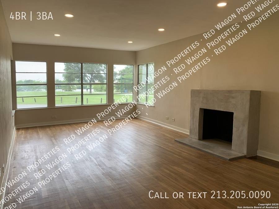 House for rent at 155 N Josephine Tobin Dr, San Antonio, TX 78201