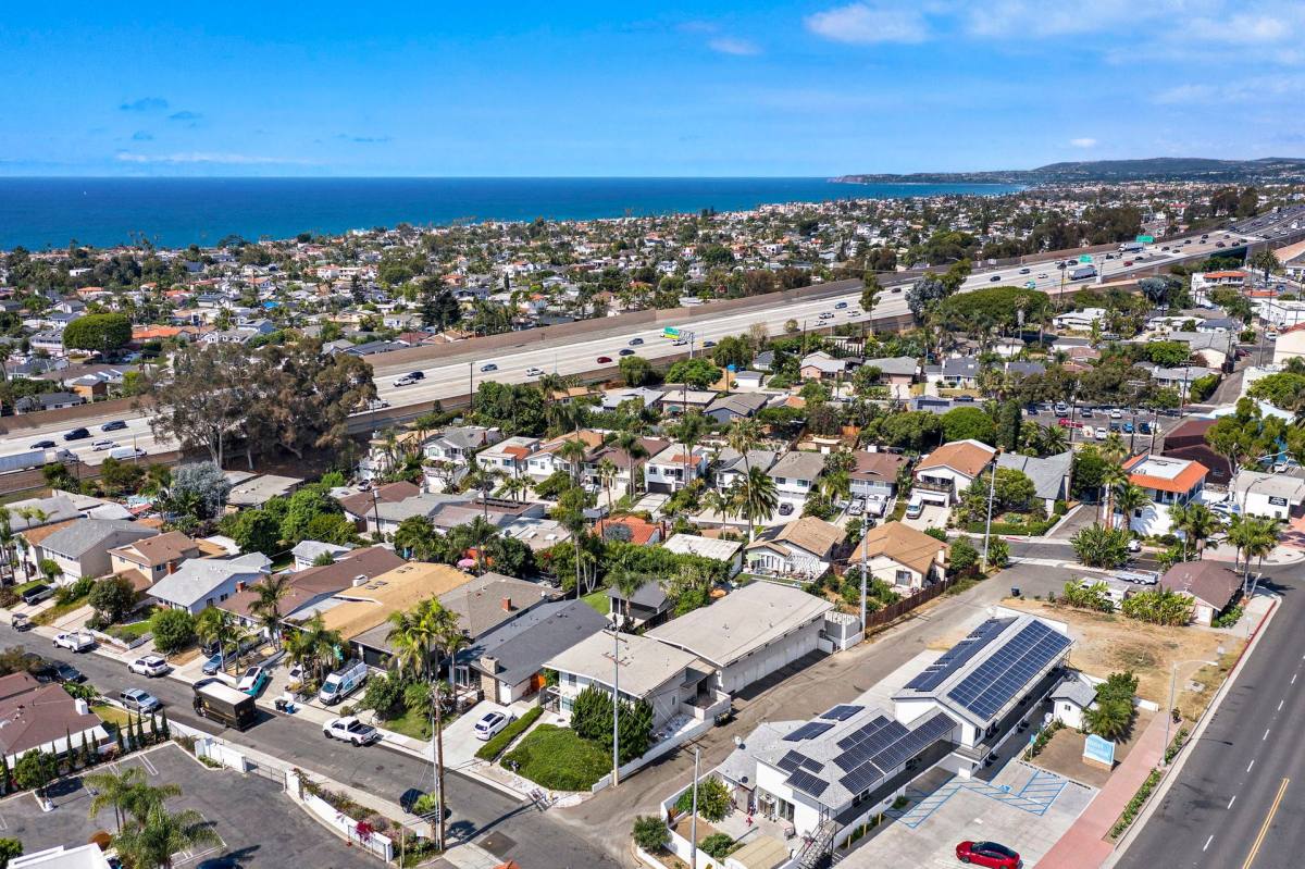 Apartment for rent at 2 W Avenida San Gabriel, San Clemente, CA 92672