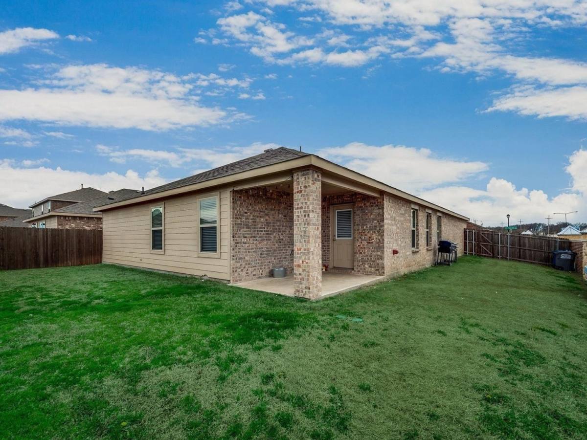 House for rent at 1407 Pampa Grass Dr, Princeton, TX 75407