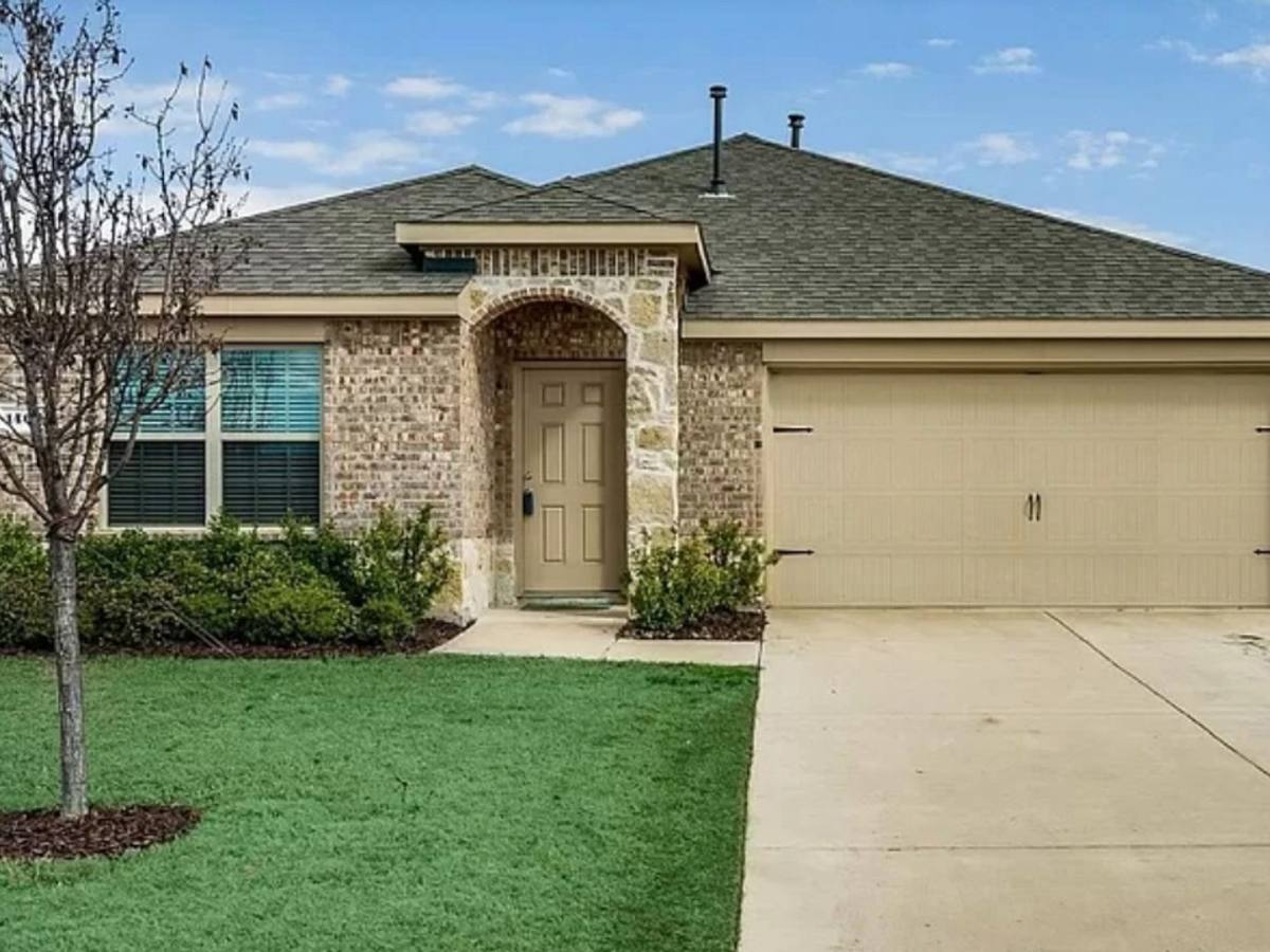 House for rent at 1407 Pampa Grass Dr, Princeton, TX 75407
